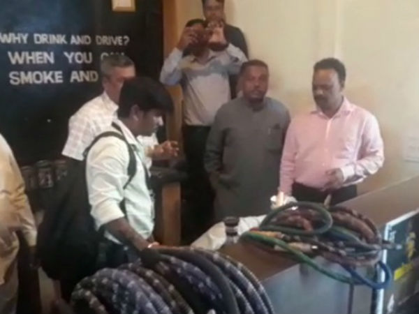 Corporation officers attacked on Hookah centers in Mysuru 