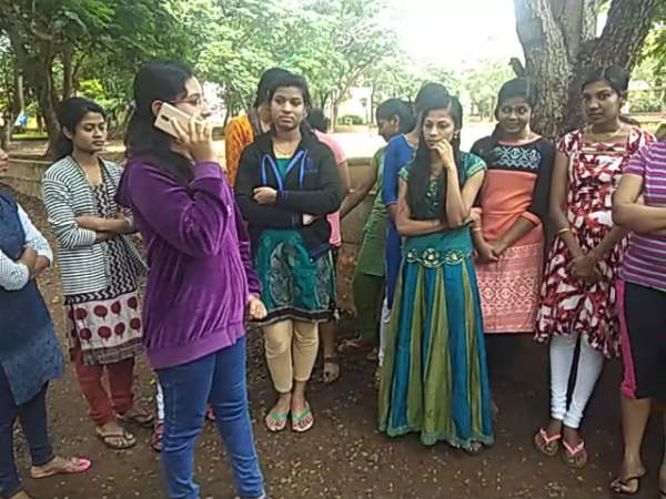 Students are tearing to see their parents are suffering in kerala 