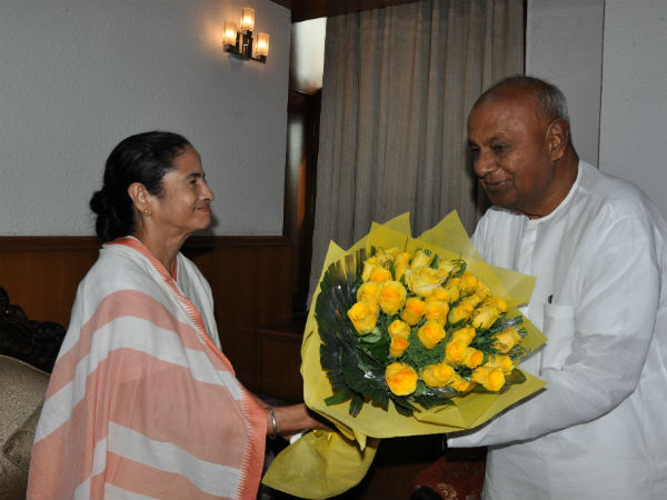 ತೃತೀಯ ರಂಗ ರಚನೆ?