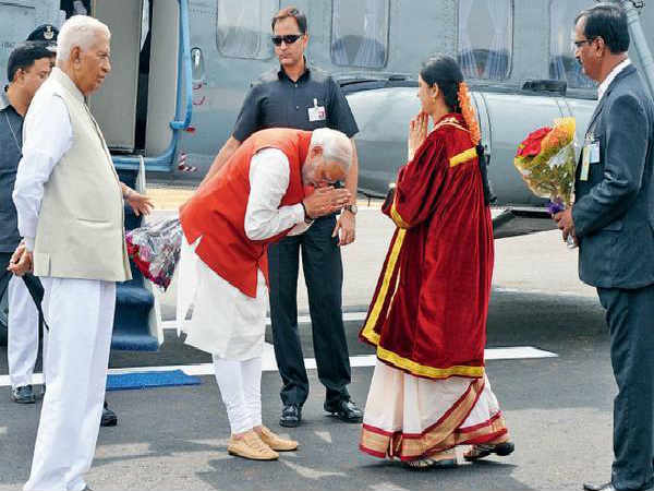 Should Karnataka City Corporation Mayors dump British dress to Mysore era dress Should Karnataka City Corporation Mayors dump British dress to Mysore era dress