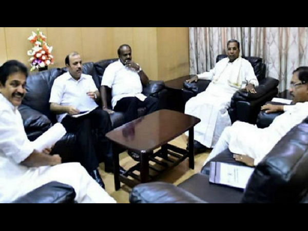 ಸಿದ್ದರಾಮಯ್ಯ ಅಧ್ಯಕ್ಷರಾಗಿರುವ ಸಮನ್ವಯ ಸಮಿತಿ ಸಿದ್ದರಾಮಯ್ಯ ಅಧ್ಯಕ್ಷರಾಗಿರುವ ಸಮನ್ವಯ ಸಮಿತಿ