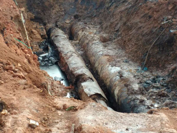 Oil leakage in pipeline of MRPL near Jokatte village Oil leakage in pipeline of MRPL near Jokatte village