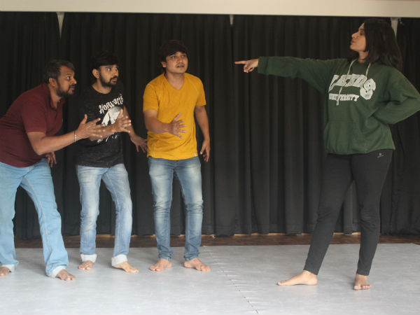 ಈ ರೀತಿ ರಂಗ ಪ್ರಯೋಗಗಳು ವಿರಳ