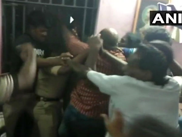 In Andhras Nellore Villagers beaten police in police station 