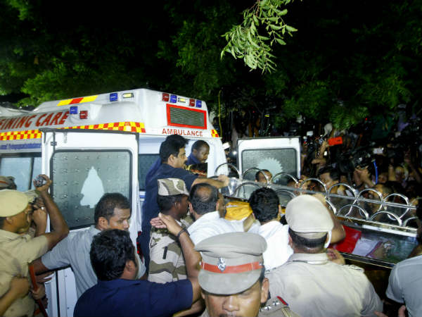 ಕರಿಣಾನಿಧಿ ನಿಧನಕ್ಕೆ ಜನರ ಆಕ್ರಂದನ 