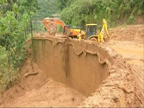 ಕೊಡಗಿನಲ್ಲಿ ಮೃತದೇಹಗಳ ಶೋಧಕಾರ್ಯ ಆರಂಭ 