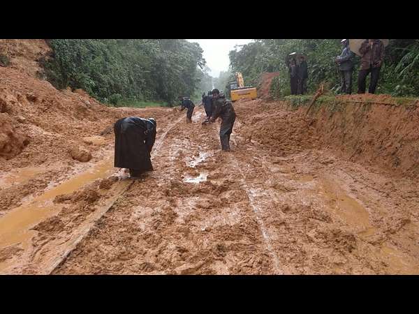 Landslide on Mangaluru- Bangaluru railway track