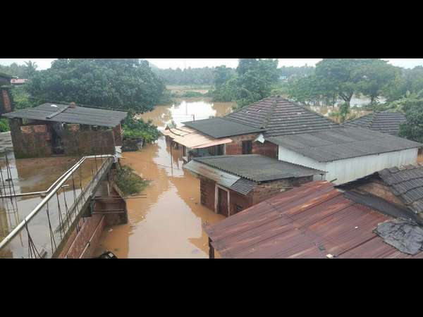 100ಕ್ಕೂ ಹೆಚ್ಚು ಮನೆಗಳು ಮುಳುಗಡೆ