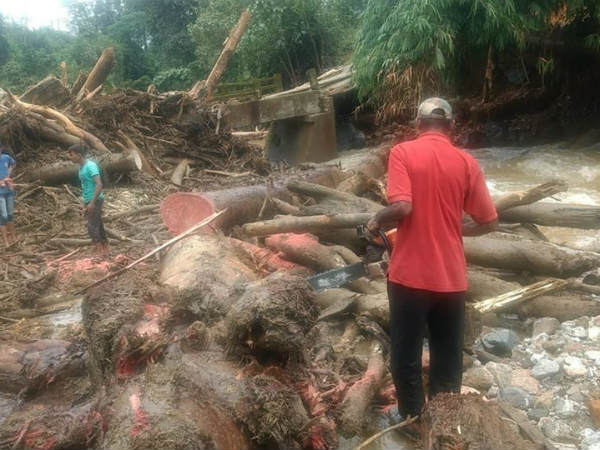 ತಾತ್ಕಾಲಿಕ ಶೆಡ್ ನಿರ್ಮಾಣ
