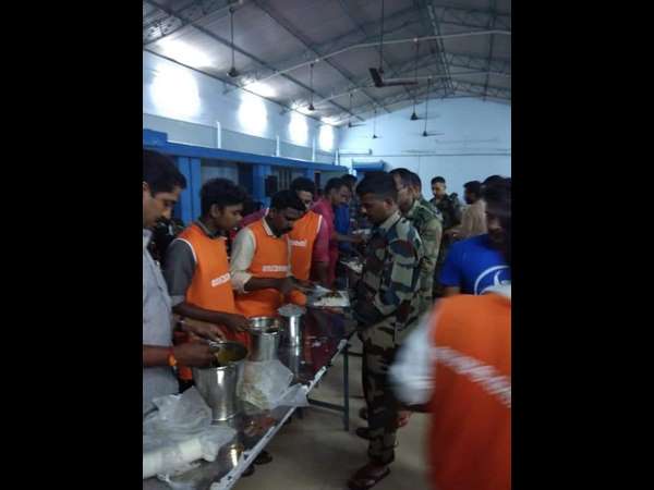 ರೋಗಗಳು ಹರಡದಂತೆ ಡಿಡಿಟಿ ಸಿಂಪಡಿಸುವುದು 