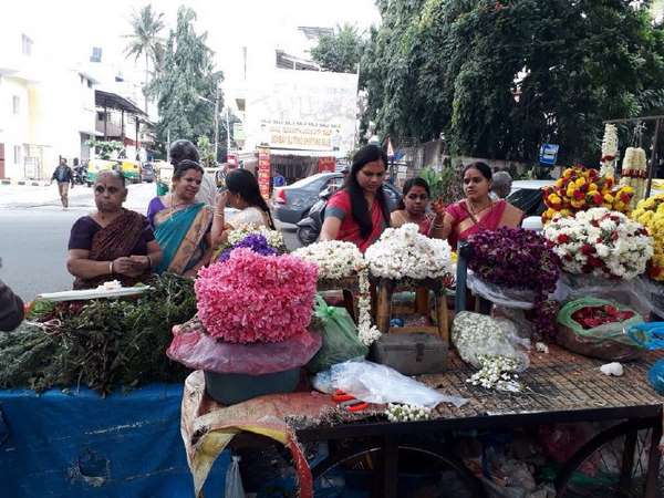  ತಮಿಳುನಾಡಿನಿಂದ ಹೂಗಳ ಸರಬರಾಜು