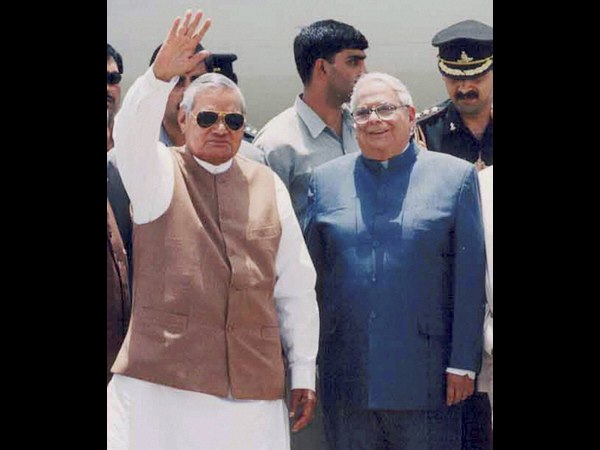 ರಾಜಕೀಯದಲ್ಲಿ ಅಮೋಘ ಪ್ರದರ್ಶನ