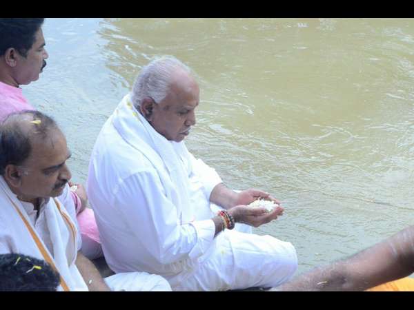 Atal bihari vajpayee is in every particle of karnataka: anath kumar