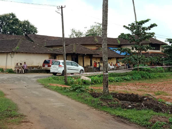 ಕೆಲವರನ್ನು ವಿಚಾರಣೆ ಮಾಡಿದ್ದ ಪೊಲೀಸರು ಕೆಲವರನ್ನು ವಿಚಾರಣೆ ಮಾಡಿದ್ದ ಪೊಲೀಸರು