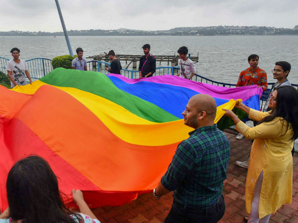 ಮಗನಲ್ಲಿ ಮೊಳಕೆಯೊಡೆಯುತ್ತಿತ್ತು ಹೆಣ್ತನದ ಭಾವ
