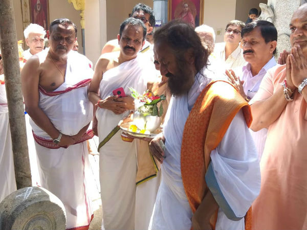 ತುಂಗಾ ನದಿಯ ತಟದಲ್ಲಿ ಧ್ಯಾನ ಮಾಡಿದರು