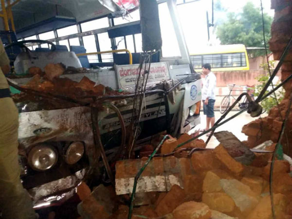 Four persons were injured and One died in a bus accident