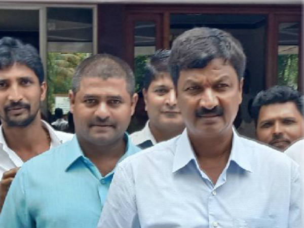 ಸರಳ ಬಹುಮತದೊಂದಿಗೆ ಸರಕಾರ ನಡೆಸುವುದು ಕಷ್ಟ