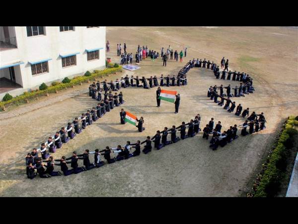 ಈಮೂರ್ಖತನಕ್ಕೆ ನಗಬೇಕೋ, ಅಳಬೇಕೋ?!