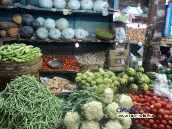 ರಿಯಾಯಿತಿ ದರದಲ್ಲಿ ಹಣ್ಣುಗಳ ಮಾರಾಟ 