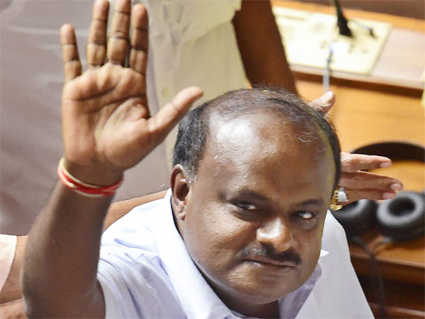 ಕುಮಾರಸ್ವಾಮಿ ಕೈಗೆ ಸರಕಾರ ಕೊಟ್ಟ ಕಾಂಗ್ರೆಸ್