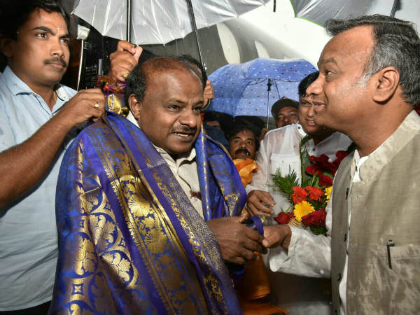 HDK is the first CM who landed Kalburgi by air!