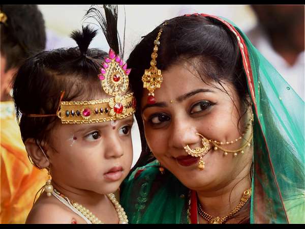 ಯಶೋಧೆ ಜೊತೆ ಬಾಲಕೃಷ್ಣ