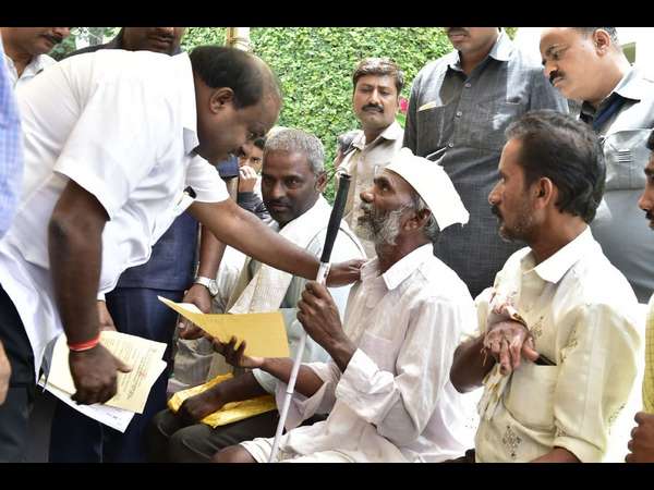 ತಮ್ಮ ಸಂಪಾದನೆಯಲ್ಲ ಮನೆಗೆ ಕೊಟ್ಟಿದ್ದ ವಂದನಾ