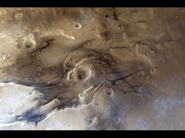 980ಕ್ಕೂ ಅಧಿಕ ಚಿತ್ರ