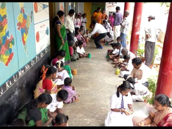 Unique idea of the school to help poor student 