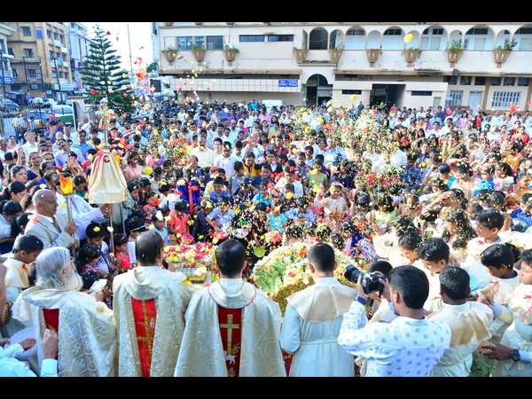 Christians celebrated Nativity fest throughout the Coast 