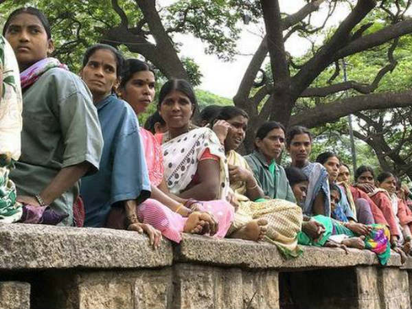 ಮ್ಯಾನ್‌ಹೋಲ್ ಸ್ವಚ್ಛತೆ ಯಾರಿಗೆ?