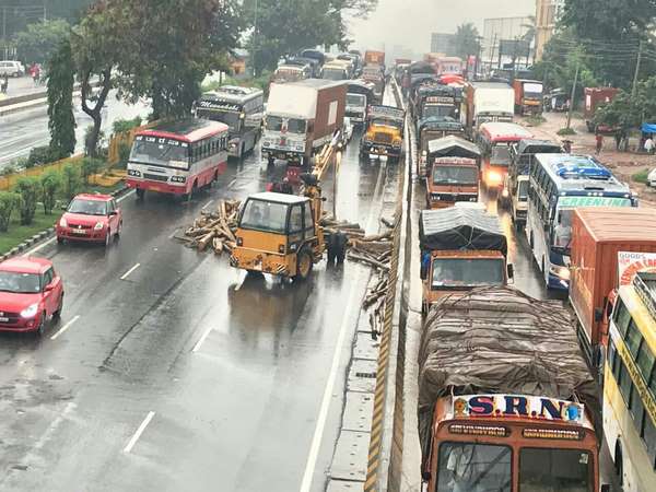 8 km traffic jam near Nelamangala