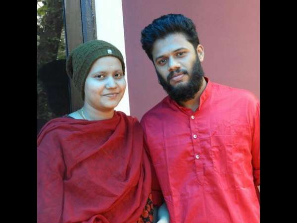 ಪ್ರೇಯಸಿಗೆ ಹೆಗಲಾದ ಪ್ರೇಮಿ ಪ್ರೇಯಸಿಗೆ ಹೆಗಲಾದ ಪ್ರೇಮಿ