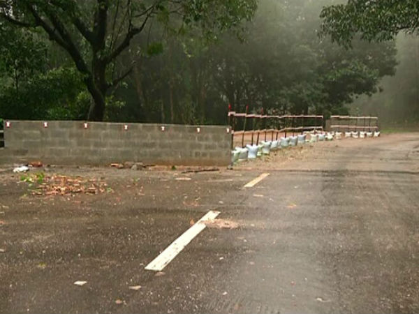 ಹನ್ನೆರಡು ಭಾಗಗಳಲ್ಲಿ ಭೂಕುಸಿತ ಕಂಡುಬರುತ್ತಿದೆ, 