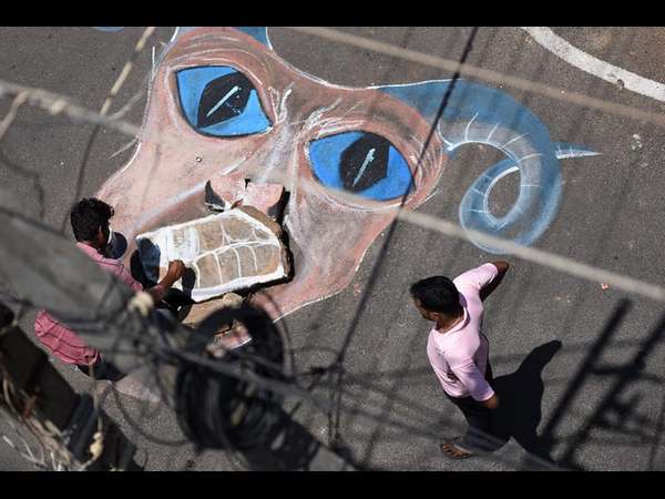 ನಿರ್ಲಕ್ಷ್ಯವನ್ನು ಅಣಕಿಸುವ ಪ್ರಯತ್ನ ನಿರ್ಲಕ್ಷ್ಯವನ್ನು ಅಣಕಿಸುವ ಪ್ರಯತ್ನ