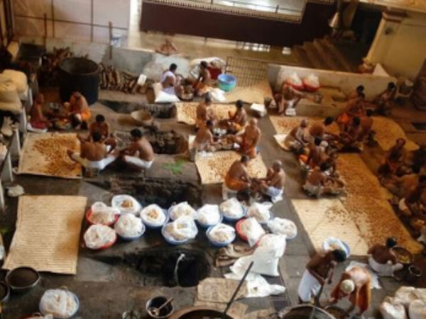 ಹಡಗಿನಲ್ಲಿ ಕಡಗೋಲು ಶ್ರೀ ಕೃಷ್ಣನ ಮೂರ್ತಿ