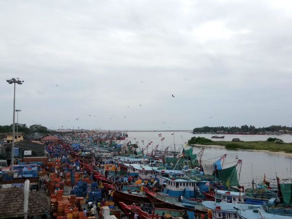  ಕಿನಾರೆಗೆ ಮರಳಿದ ಬೋಟುಗಳು 