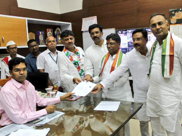 ಉಗ್ರಪ್ಪ ಅವರಿಗಿಂತ ಪತ್ನಿಯ ಆದಾಯವೇ ಹೆಚ್ಚು