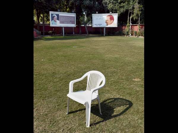 ವಿಮಾನ ಬಳಸುವಂತಿಲ್ಲ ರೈಲ್ವೆಯೇ ಬಳಸಿ