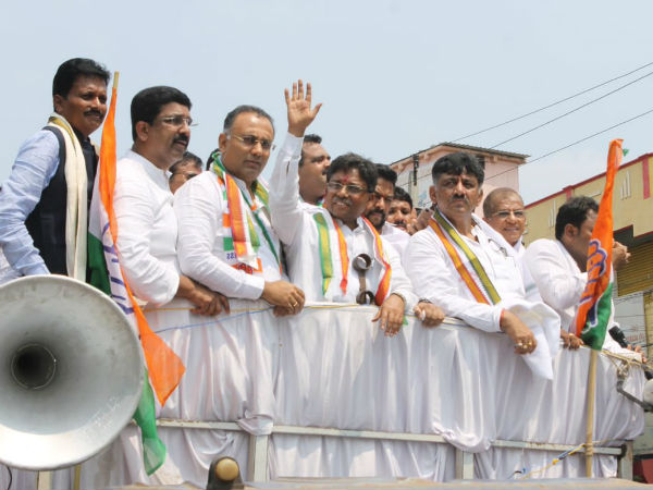 ಉಗ್ರಪ್ಪ ಅವರ ಕುಟುಂಬದ ಇರುವ ನಗದು