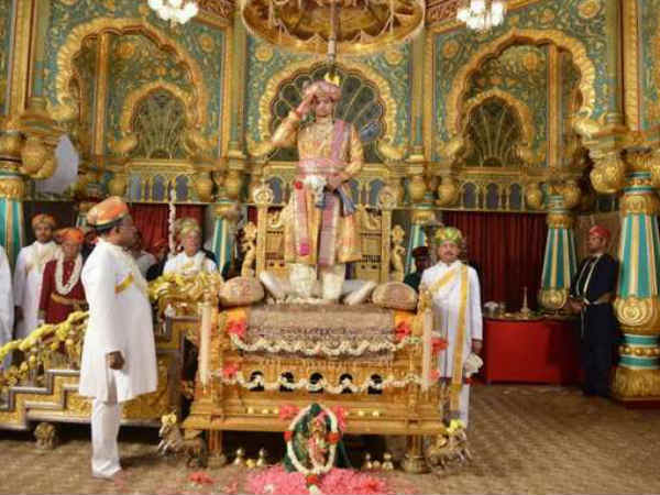  ಮುಕ್ಕಾಲು ಗಂಟೆ ದರ್ಬಾರ್ ಆಚರಣೆ 