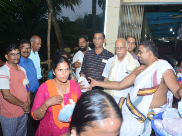 ಸೀರೆ ಅರ್ಪಣೆ ಸೀರೆ ಅರ್ಪಣೆ