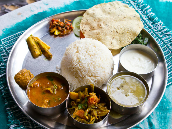 ಸಾತ್ವಿಕ ಆಹಾರದ ಸಹವಾಸದಲ್ಲಿರಬೇಕು ಸಾತ್ವಿಕ ಆಹಾರದ ಸಹವಾಸದಲ್ಲಿರಬೇಕು