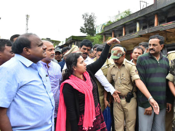 ಡಬಲ್‌ ಬೆಡ್‌ರೂಮ್‌ ಮನೆ