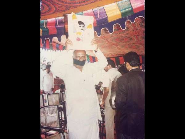 ದೇವೇಗೌಡರ ಪ್ರತಿಭಟನೆ ಚಿತ್ರಗಳು ವೈರಲ್ 