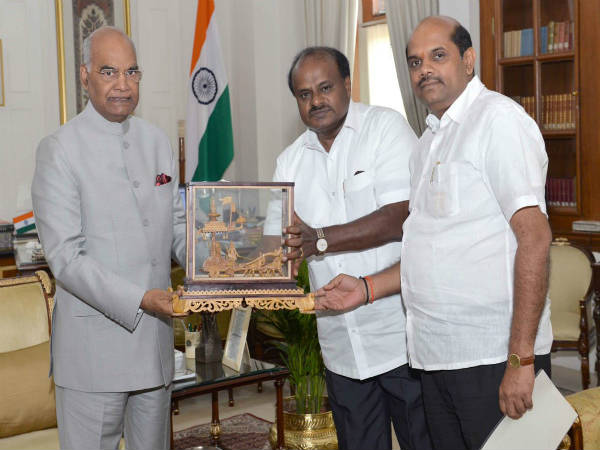 ಋಣ ಪರಿಹಾರ ಕಾಯ್ದೆ ರಾಷ್ಟ್ರಪತಿಗಳ ಬಳಿ