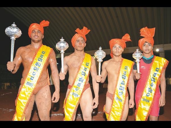 ಗೆದ್ದವರಿಗೆ ನಗದು ಬಹುಮಾನ ಗೆದ್ದವರಿಗೆ ನಗದು ಬಹುಮಾನ