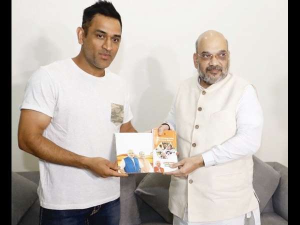 'ಸತ್ತಾ ಕೆ ಲಿಯೇ ಸಂಪರ್ಕ್‌'