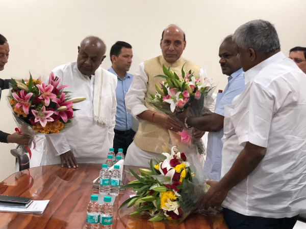 ರಾಹುಲ್ ಗಾಂಧಿಯನ್ನು ಭೇಟಿ ಆಗುತ್ತೇನೆ ರಾಹುಲ್ ಗಾಂಧಿಯನ್ನು ಭೇಟಿ ಆಗುತ್ತೇನೆ